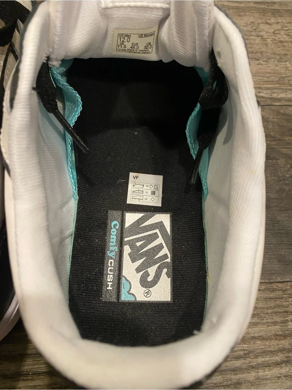 Vans Men's Black & White Low-Top Sneakers
